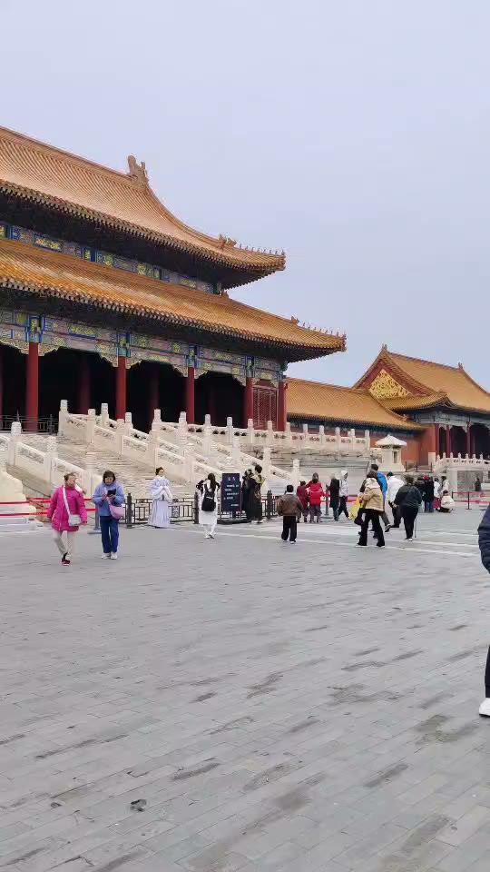 ลานกว้างในพระราชวังต้องห้าม กรุงปักกิ่ง