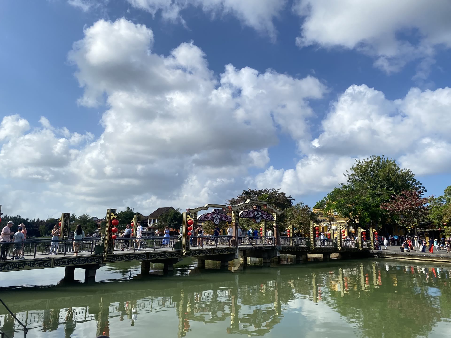 สะพานอานฮอยข้ามแม่น้ำทูโบน (Thu Bon) ในเมืองเก่าฮอยอัน